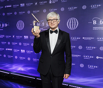 Евгений Антипов